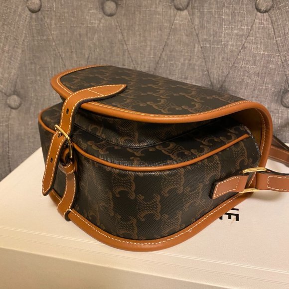 ❌SOLD❌CELINE Triomphe Canvas Medium Folco Bag Tan - Picture 3 of 9